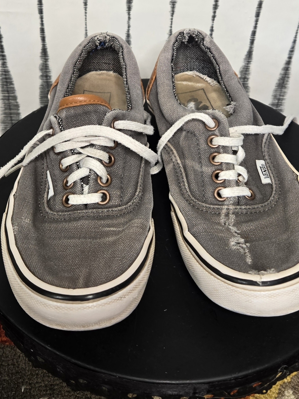 Vans Era Gray Canvas Sneakers Brown Leather Heel Distressed Men’s 7 Women’s 8.5